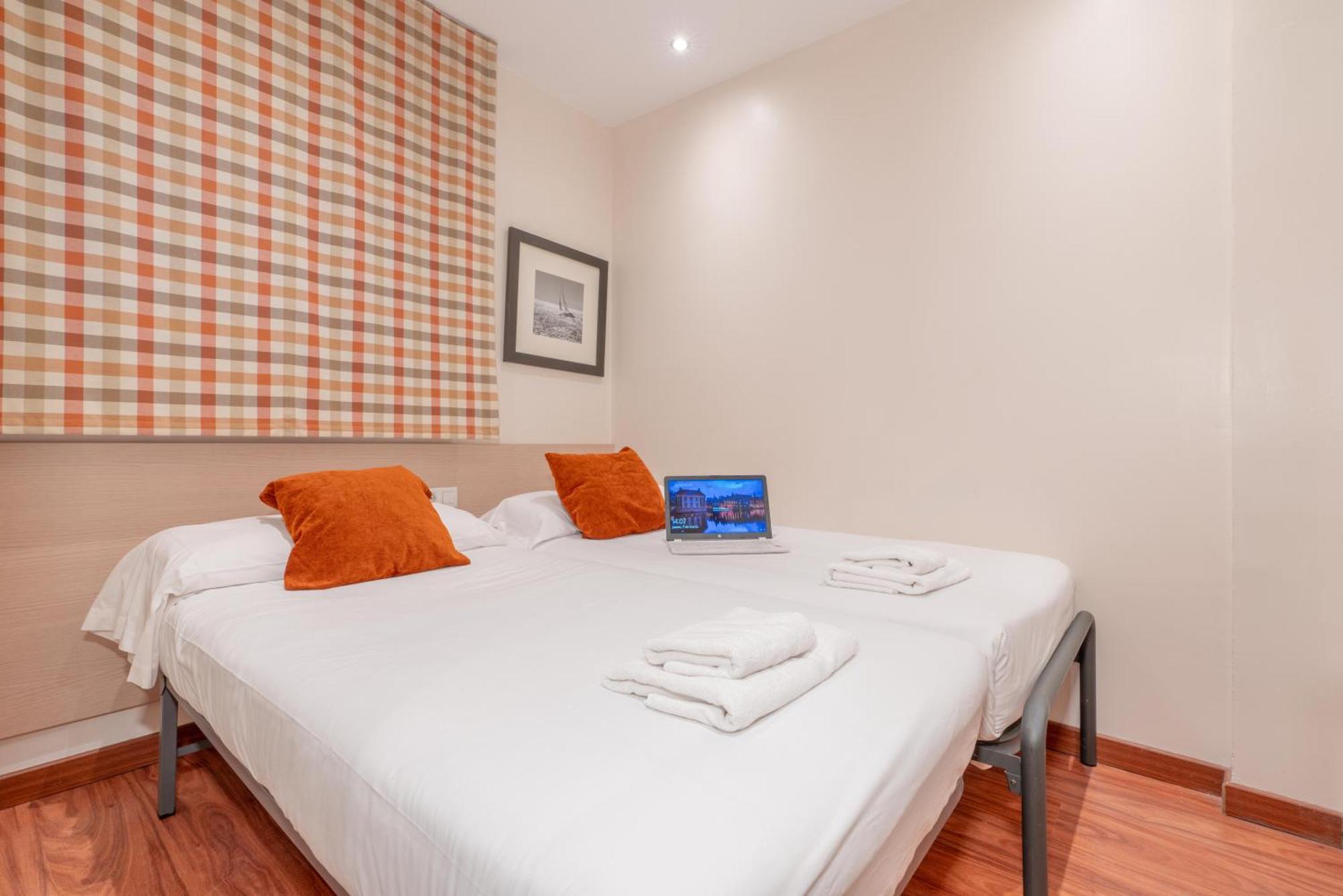 Serennia Cest Apartamentos Arc De Triomf บาร์เซโลนา ภายนอก รูปภาพ