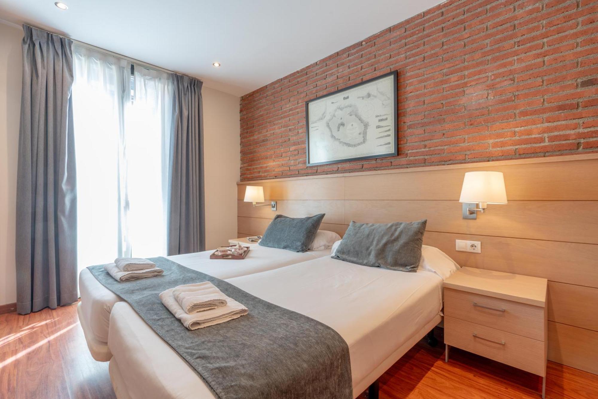 Serennia Cest Apartamentos Arc De Triomf บาร์เซโลนา ภายนอก รูปภาพ