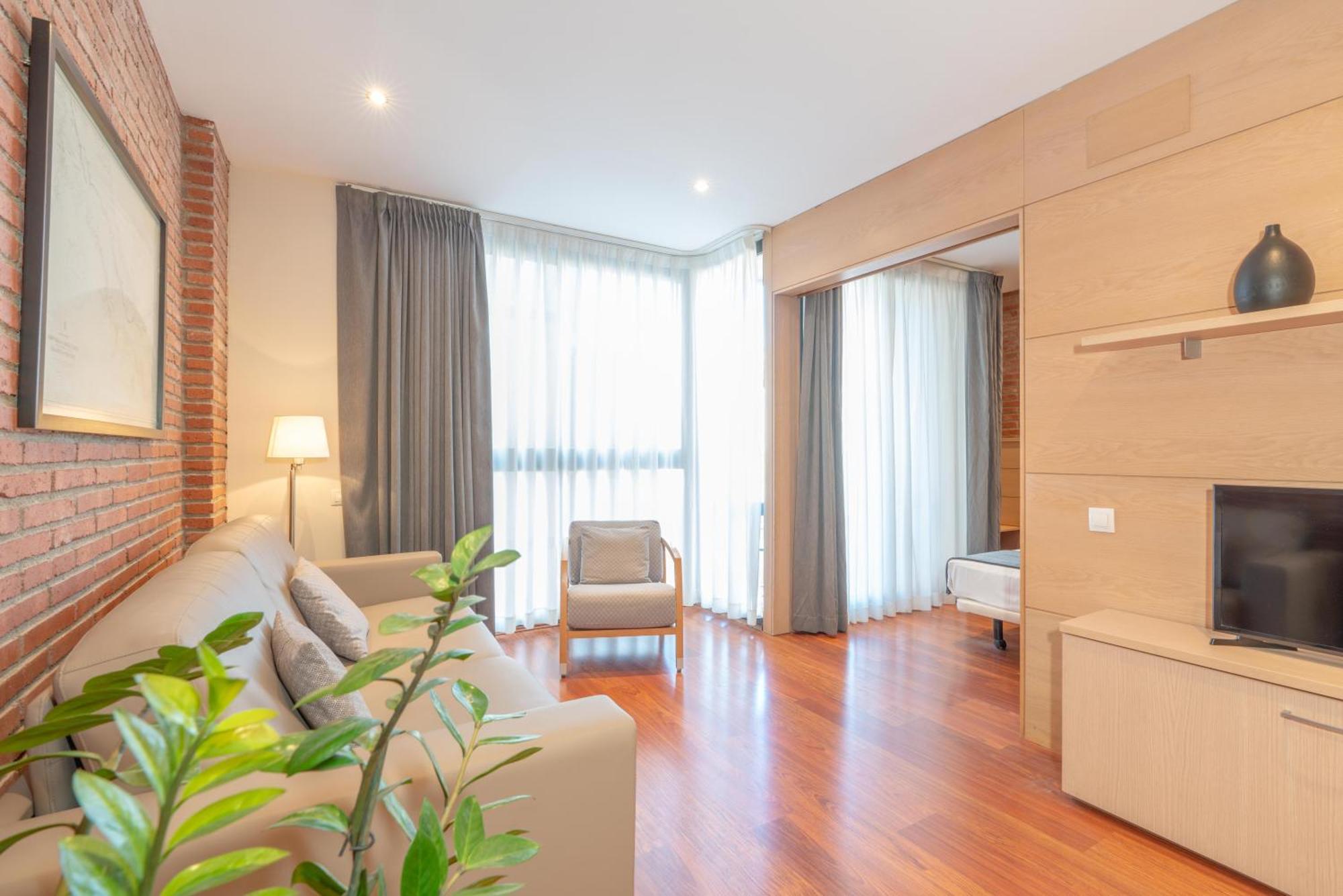 Serennia Cest Apartamentos Arc De Triomf บาร์เซโลนา ภายนอก รูปภาพ