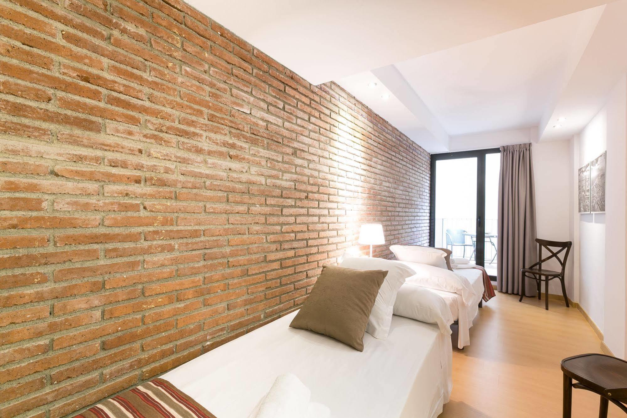 Serennia Cest Apartamentos Arc De Triomf บาร์เซโลนา ภายนอก รูปภาพ