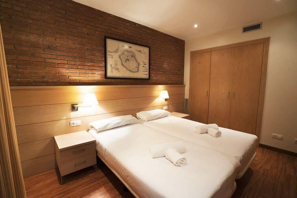 Serennia Cest Apartamentos Arc De Triomf บาร์เซโลนา ภายนอก รูปภาพ